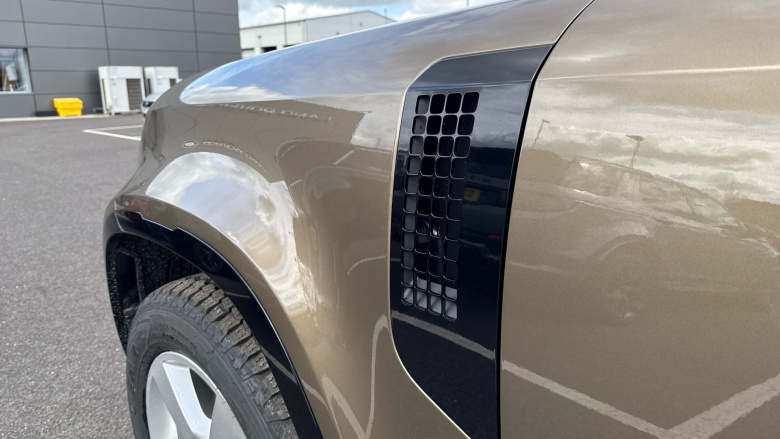 Land Rover Defender 3.0 D250 X-Dynamic SE 90 3dr Auto [6 Seat] Diesel Estate